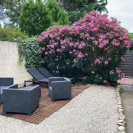 Villa Au cœur de la Pinède de 1 à 4 personnes Langlade Esterno foto