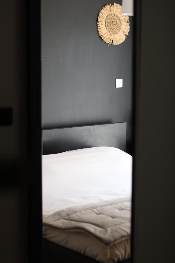 Villa Au cœur de la Pinède de 1 à 4 personnes Langlade Esterno foto