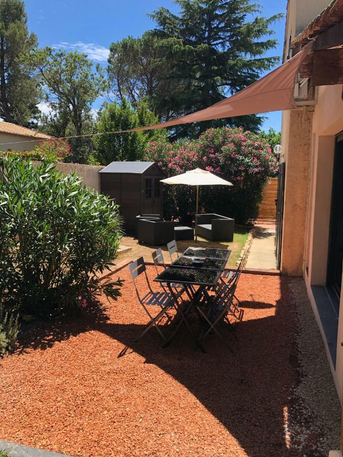 Villa Au cœur de la Pinède de 1 à 4 personnes Langlade Esterno foto